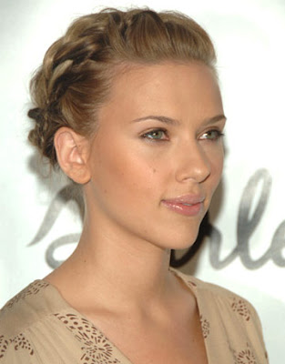Scarlett Johansson, Natural Straightened Hair-15