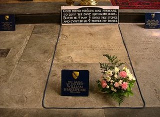 http://notifikasiku.blogspot.com/2012/01/makam-shakespeare-dan-kutukannya.html