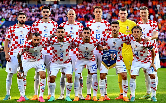 SELECCIÓN DE CROACIA. Temporada 2022-23. Luka Ivanušec, Josip Šutalo, Domagoj Vida, Mario Pašalić, Dominik Livaković, Ivan Perišić. Marcelo Brozović, Mateo Kovačić, Josip Juranović, Andrej Kramarić y Luka Modrić. SELECCIÓN DE PAÍSES BAJOS 2 🆚 SELECCIÓN DE CROACIA 4 Miércoles 14/06/2023, 20:45 horas. Liga de Naciones, semifinal. Rotterdam, Países Bajos, Stadion Feijenoord De Kuip: 47.000 espectadores. GOLES: ⚽1-0: 34’, Donyell Malen. ⚽1-1: Andrej Kramarić, de penalti. ⚽1-2: 72’, Mario Pašalić. ⚽2-2: 90+6’, Noa Lang. ⚽2-3: 98’, Bruno Petković. ⚽2-4: 116’, Luka Modrić.