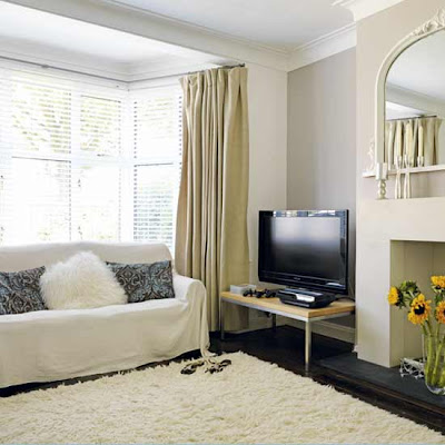 White Comfortable Livingroom