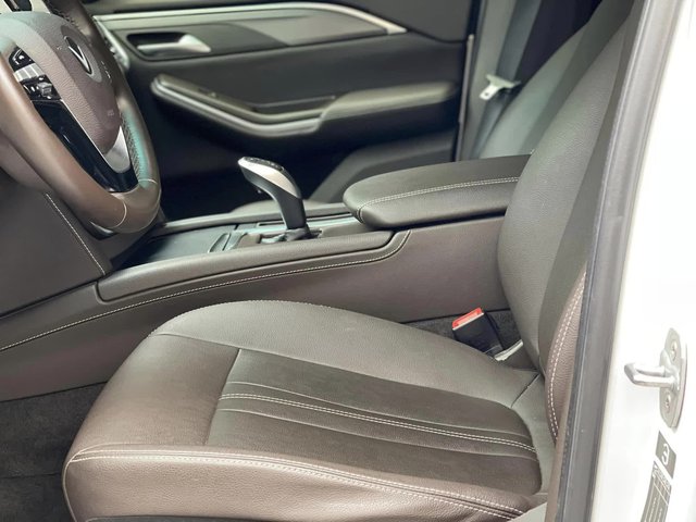 VinFast Lux SA2.0 bản <a href=