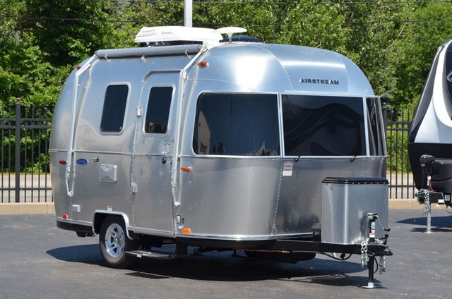 travel trailers under 3000 lbs