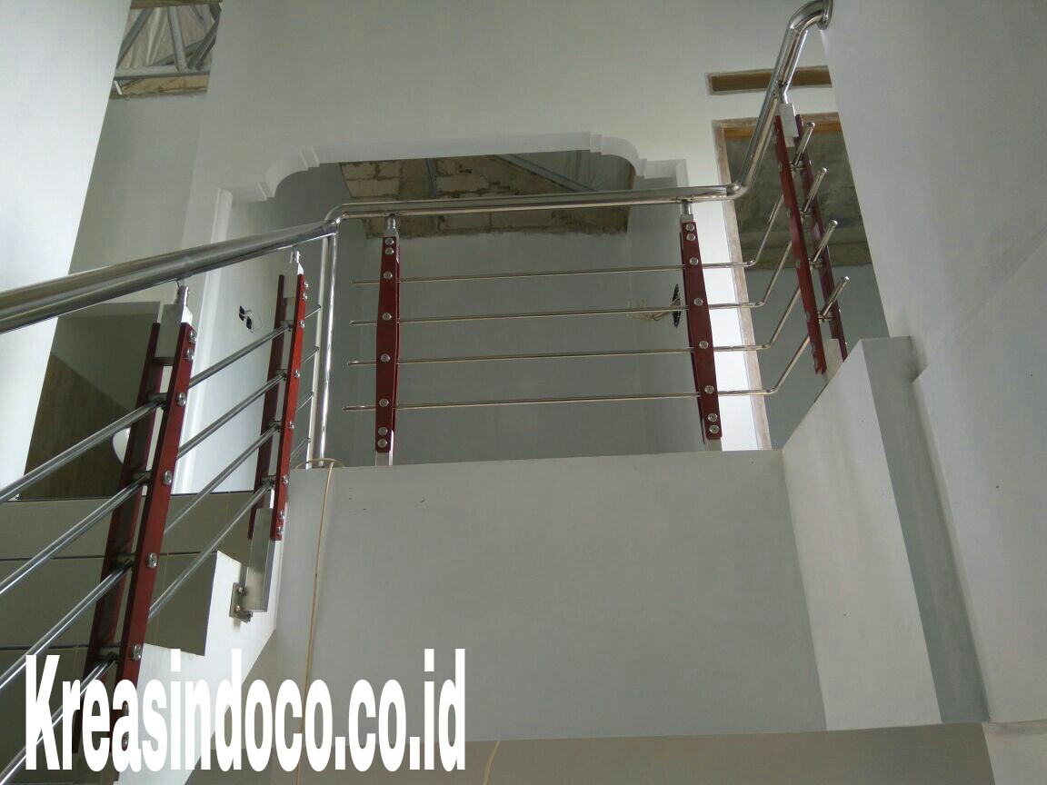 10 Model Railing  Balkon Stainless  Tiang Motif Minimalis  Yang Pernah Di Pasang
