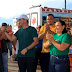 Mateus Assayag e vice-prefeita Vanessa Gonçalves reentregam ambulancha reformada para a Vila Amazônia