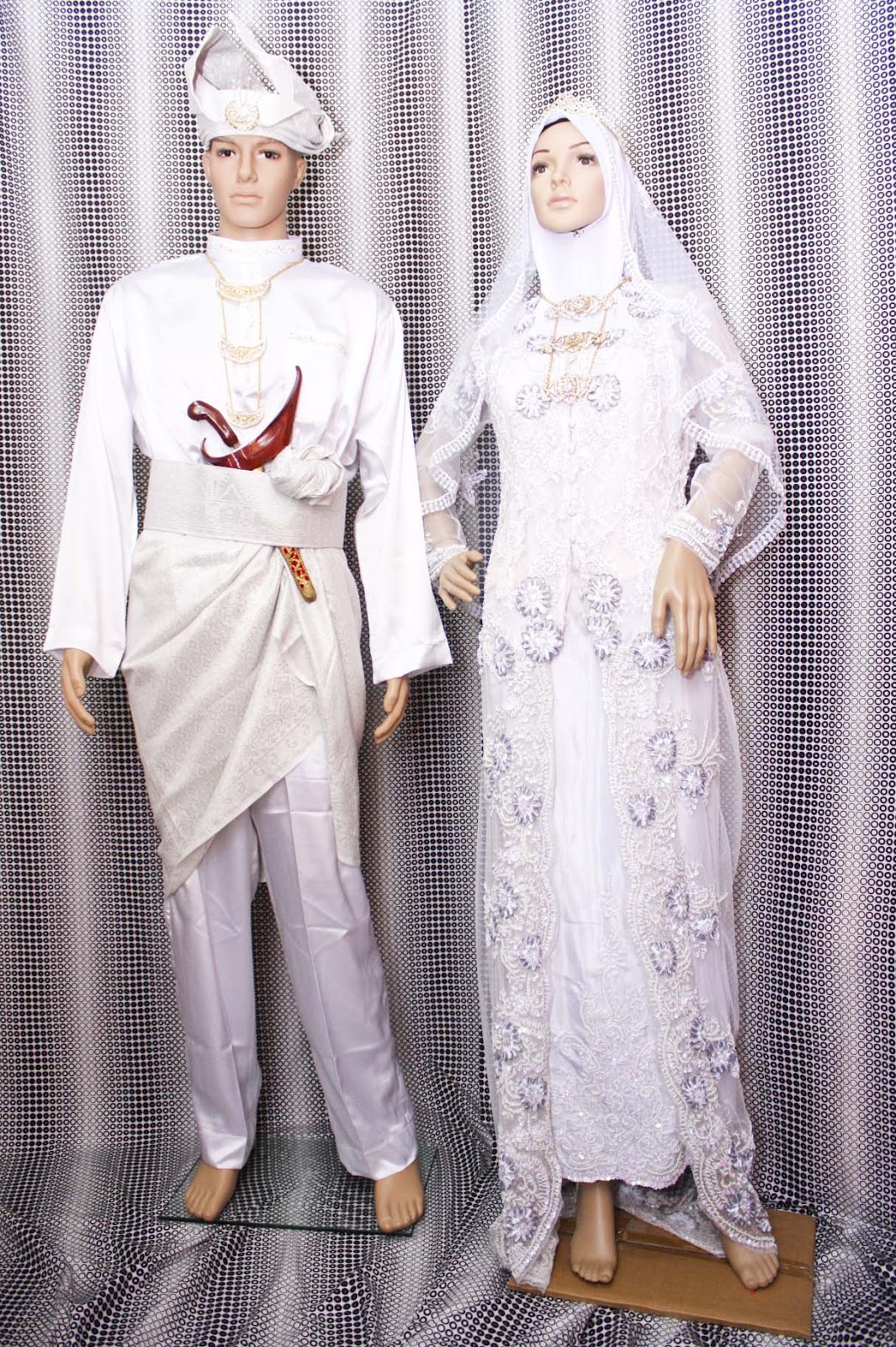 Sewa pakaian atau busana atau baju pengantin songket dan 