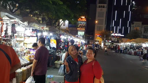 MEMBELI BELAH DI KAMPUNG MELAYU VIETNAM