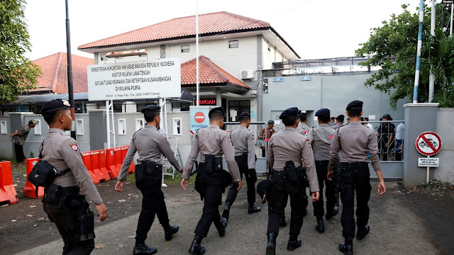 MenkumhamYasonna Laoly: Pemindahan Massal Buat Penjara Superketat di Nusakambangan Penuh