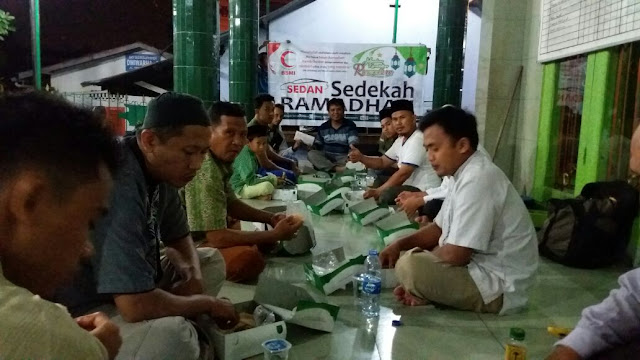 BSMI Berikan Bantuan Dana Iktikaf Ramadhan Buat Peserta Iktikaf Mesjid Al-Husna Dian Mahari