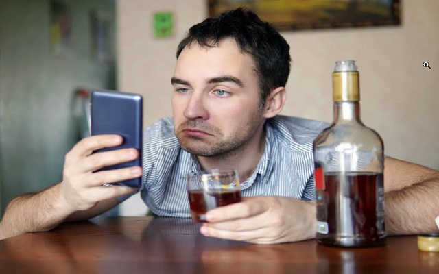 A new smartphone drunk mode will save you from the embarrassment if you are using the phone while drunk