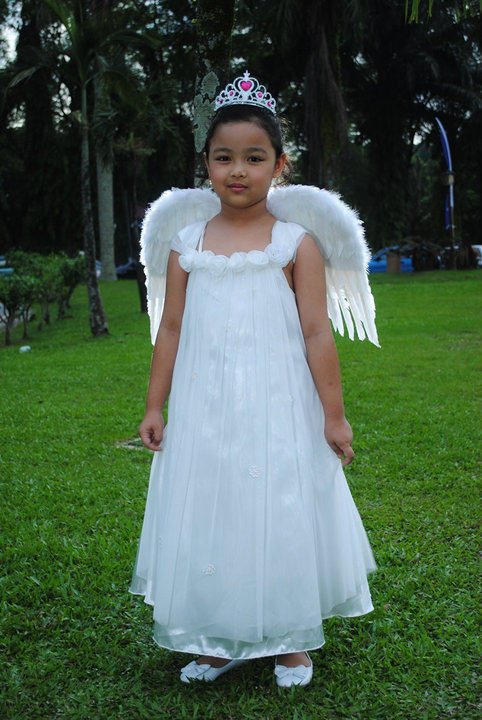 Anis Magic Fingers: Boy Tuxedo, Princess dress, Flower girl with veil, Angel dress, and party 