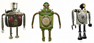 tres robots retro hechos con material reciclado-parte de aparatos viejos