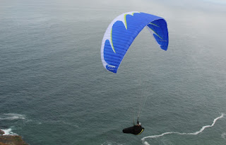 Mark (Mitsi) flying his new pod harness and uturn passion wing