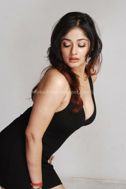 Kiran Rathod Hot CLEAVAGE Photoshoot Stills