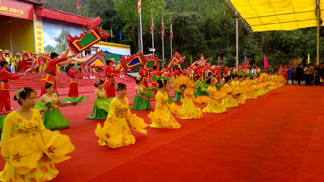 Spring in Vietnam is the season of festivals 7