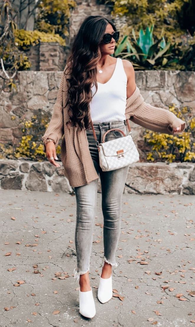 casual outfit inspiration / white top + nude knit cardigan + grey jeans + bag + white boots