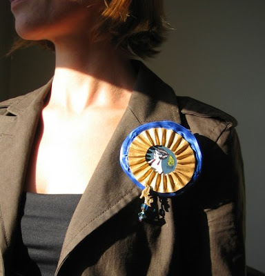 cardboard recylce upcycle art brooch 