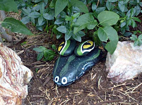 alligator head garden art decor painted rocks critter 