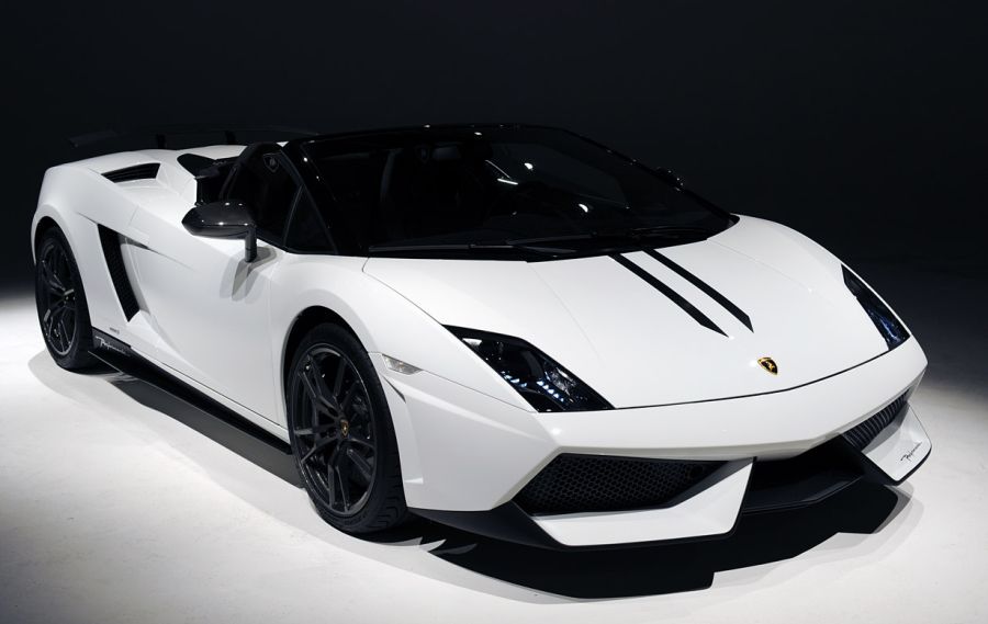 Front View of This Lamborghini Gallardo Spyder Performante Cars Specs