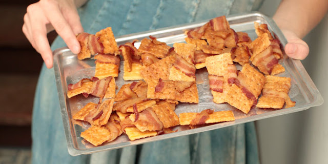 Bacon Crackers4