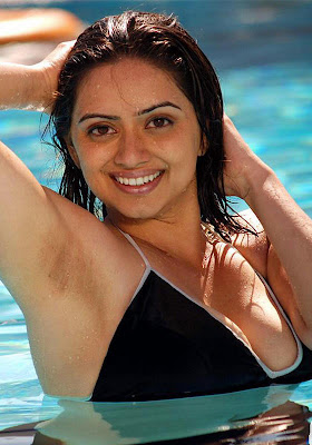 Actress Hema Malini Hot in Bikini Dress in Wet wallpapers Photoshoot images