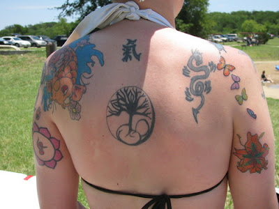 Labels: back body girl with buddha tattoo