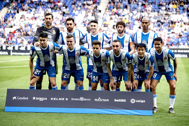 R. C. D. ESPANYOL DE BARCELONA. Temporada 2018-19. Diego López, Borja Iglesias, Mario Hermoso, Esteban Granero, Naldo. Marc Roca, Adrià Pedrosa, Melendo, Sergi Darder, Wu Lei, Roberto Rosales. R. C. D. ESPANYOL DE BARCELONA 3 CLUB ATLÉTICO DE MADRID 0. 04/05/2019. Campeonato de Liga de 1ª División, jornada 36. Cornellá-El Prat, Barcelona, RCDE Stadium. GOLES: 1-0: 45’, Godín, en propia puerta. 2-0: 51’, Borja Iglesias. 3-0: 89’, Borja Iglesias, de penalti.