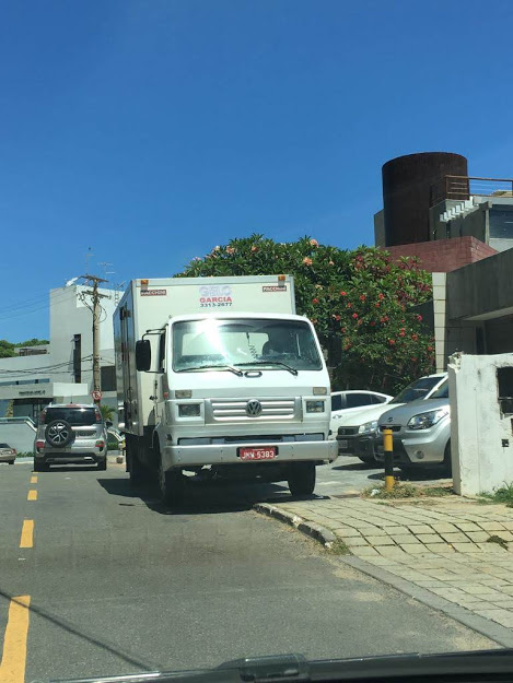 Moradores da Rua Barro Vermelho querem solução para carga e descarga na área 