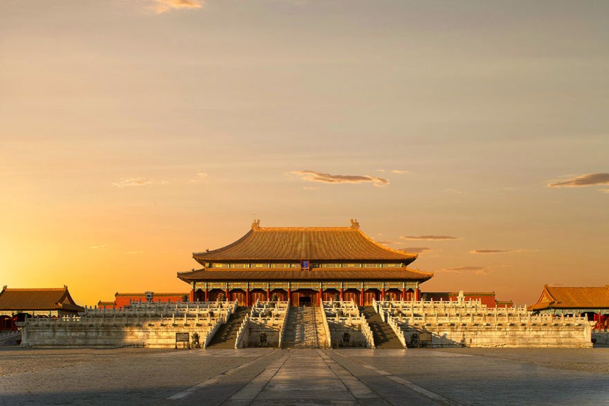 16 Of Your Favorite Landmarks Photographed WITH Their True Surroundings! - Forbidden City, Beijing