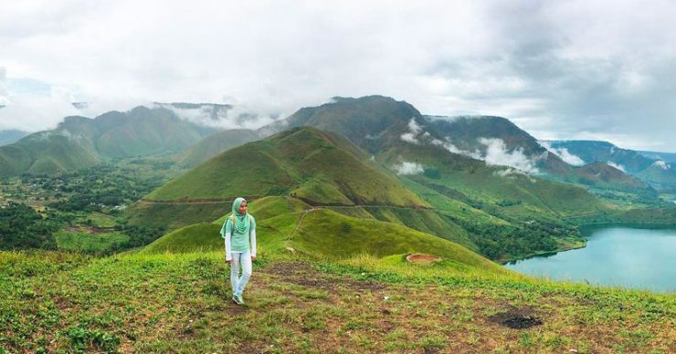 Bukit Teletubbies: Bukit Holbung