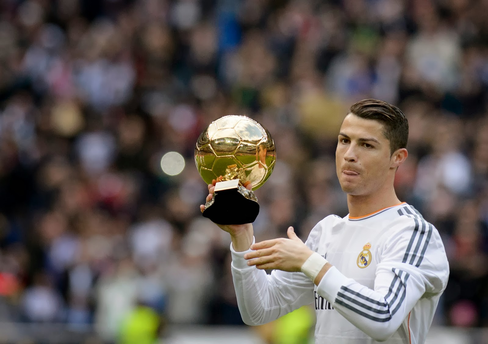 Cristiano Ronaldo with his the Ballon d' (Golden Ball) Award - Images