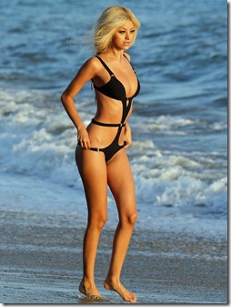 Zahia-Dehar-Sexy-Bikini-Candids-At-Malibu-Beach-13