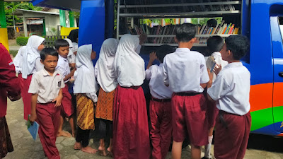 Petik Hasil Literasi, Hardiknas SD Kembangkuning Pituruh Melombakan Baca Puisi dan Berhitung