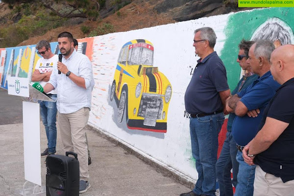 Un mural rinde homenaje al piloto José Luis Ferraz ‘El Poeta’ y a la Subida de Barlovento
