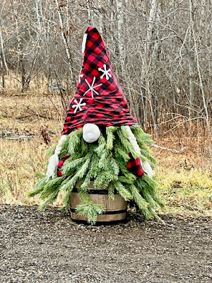 roadside Christmas gnome