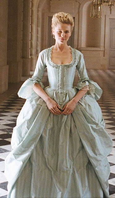 Marie Antoinette Kirsten Dunst movie still