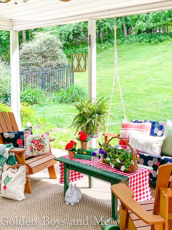 Covered patio with summer decor - www.goldenboysandme.com