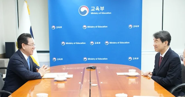 김영록 전라남도지사가 7일 정부서울청사에서 이주호 부총리 겸 교육부 장관을 만나 전라남도 국립의과대학 설립