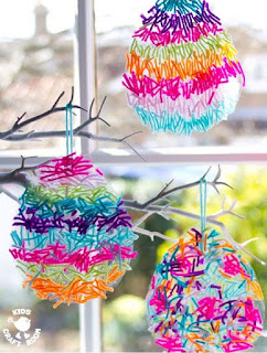 Textured Yarn Easter Suncatcher