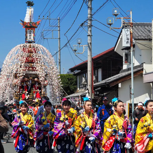 小鹿野　春祭り　金棒突き