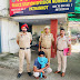 पुलिस ने एक साल से फरार अपहरणकर्ता को गिरफ्तार कर नाबालिग लड़की को उसके परिवार से मिलाया