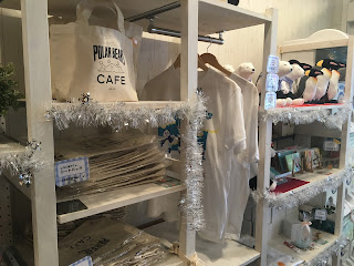 Takadanobaba: POLAR BEAR'S CAFE (しろくまカフェ)