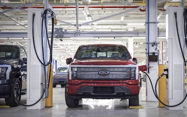 Ford F-150 Lightning: picape elétrica começa a ser produzida nos EUA