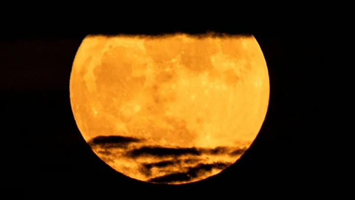 مدار القمر