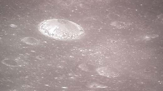 Estructura en forma de domo descubierto en la superficie de la Luna ¿Es una base alienígena?