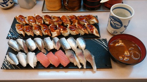 寿司12皿36コ￥1,800＋赤だし(さかな)-1 大興寿司本店
