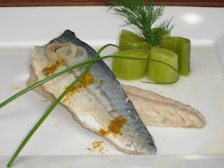 plato de comida a base de pescado