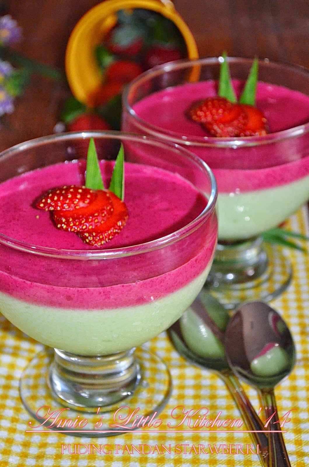 Resepi Puding Pandan Strawberi by Amie's Little Kitchen