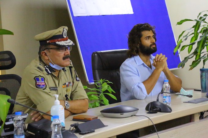  Deverakonda  along with CPHydCity  Interacted with hydcitypolice Staff. 