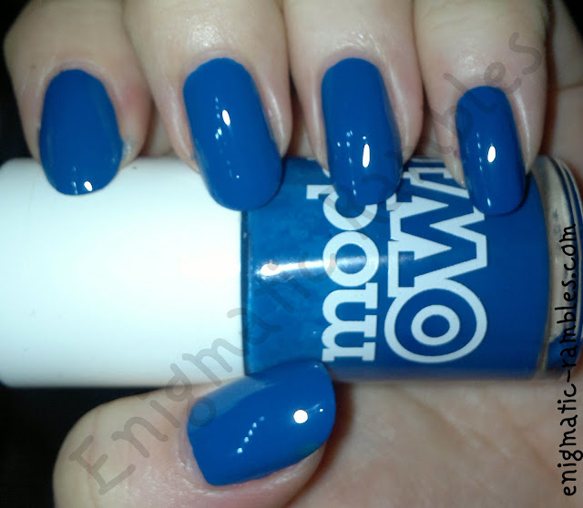 models-own-true-blue-swatch