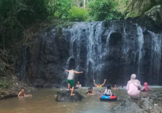 air terjun Bengkulu